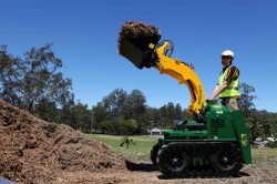 8 Series Track Kanga Loader with 4in1 bucket