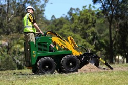 6 Series Kanga Loader with Trencher