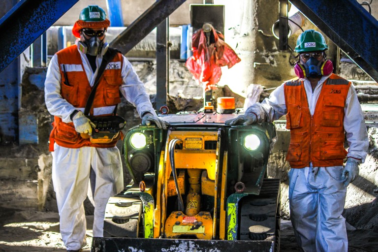 Remote controlled mini loader Kanga mini diggers attachments