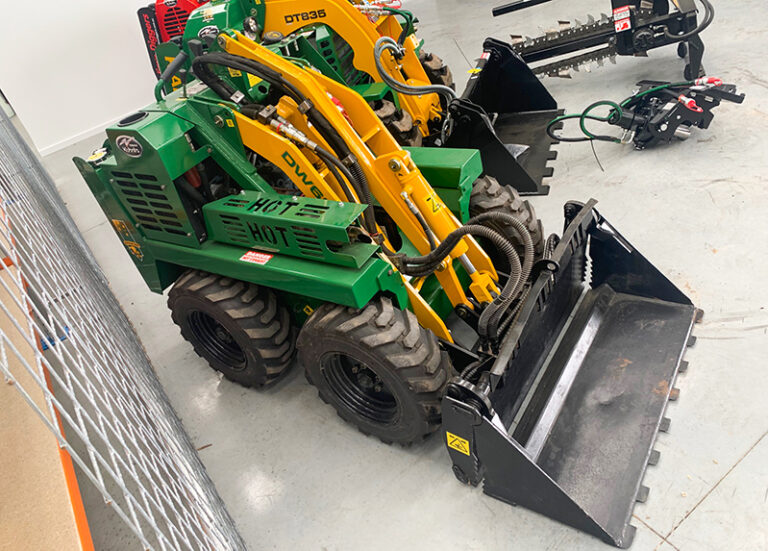 **SOLD** Used DW625 Kanga Loader Used Kanga Mini Loaders