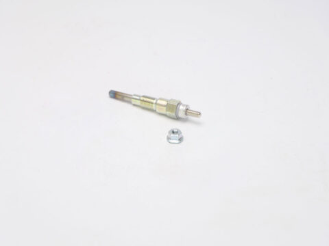 Glow plugs suitable for Kubota D902 & V1505 Engines. 
